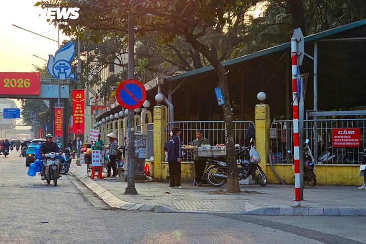 Chuyên gia: Dẹp chợ cóc ở Hà Nội không đồng nghĩa với mất sinh kế - Ảnh 3