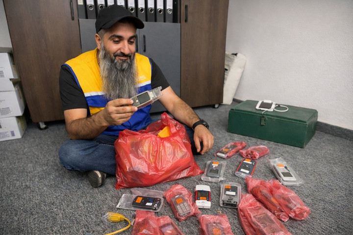 Đặt mua điện thoại Nokia, người đàn ông nhận hàng sau 16 năm - Ảnh 1