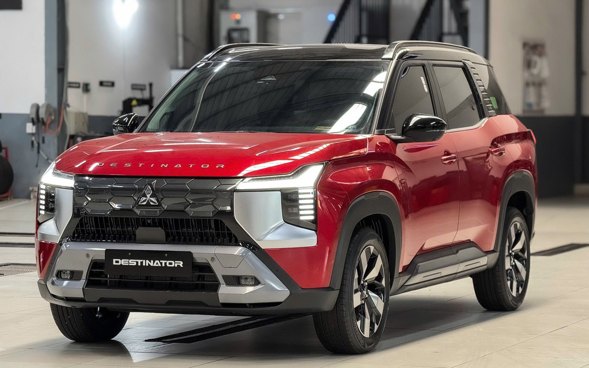 Thêm kèo mua Mitsubishi Destinator giá mềm chơi Tết: Thực tế còn từ 745 triệu đồng, vẫn rẻ hơn Territory - Ảnh 1