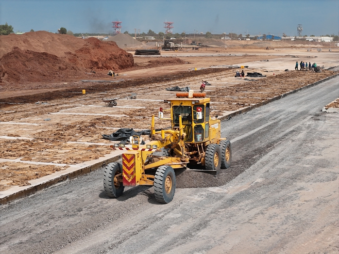 Hình ảnh thi công xuyên Tết ở sân bay Long Thành, cao tốc Biên Hòa - Vũng Tàu - Ảnh 1