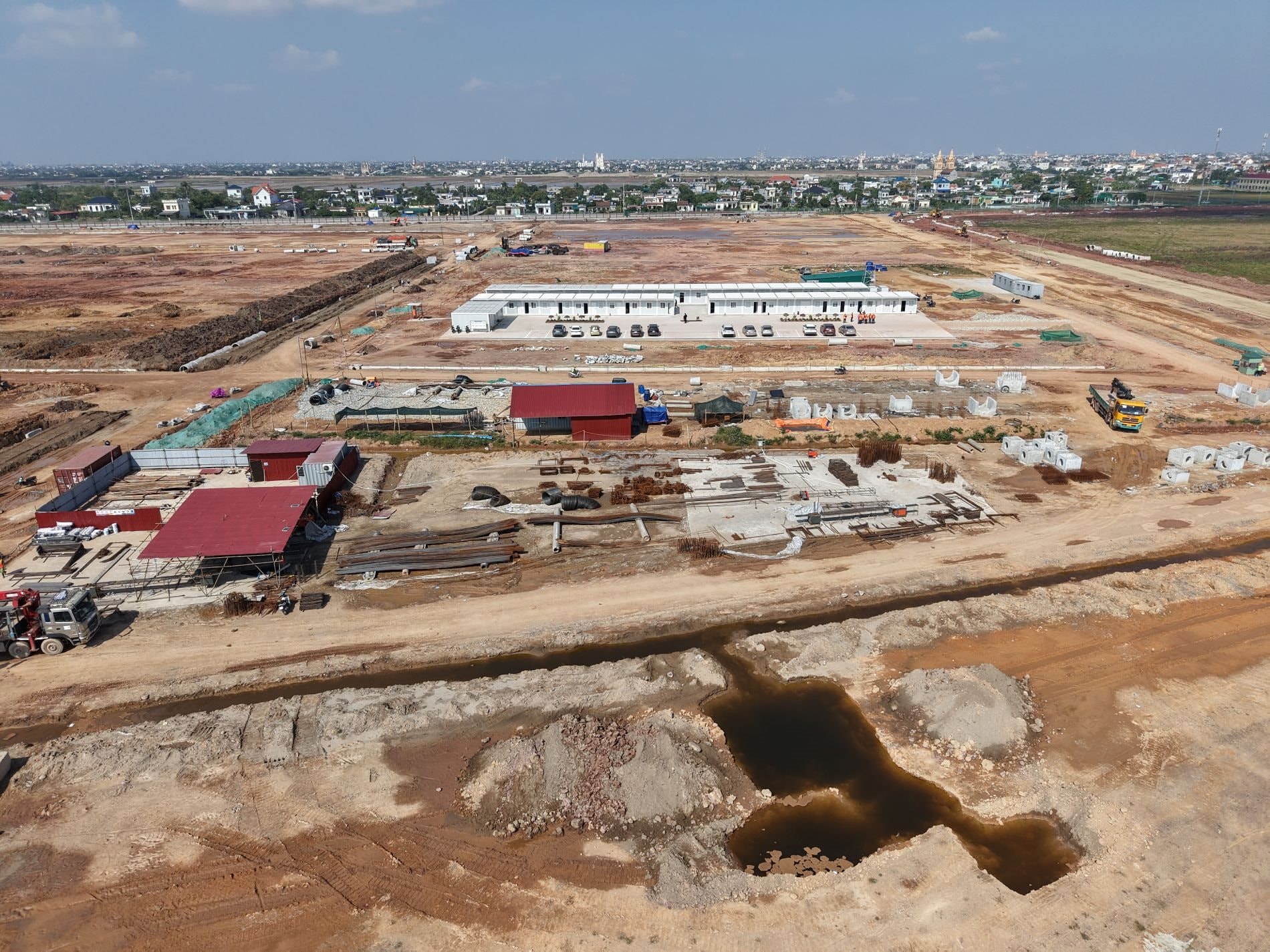 Hãng xe Trung Quốc ‘xây tổ’ ở Hưng Yên tuyển dụng hàng trăm vị trí, chuẩn bị vận hành nhà máy 120.000 xe/năm - Ảnh 1