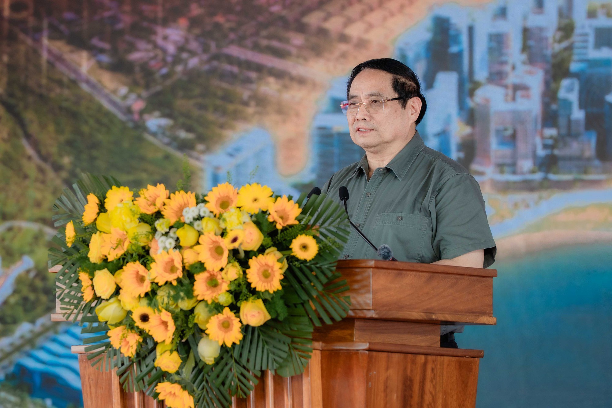 Thủ tướng đề nghị phát huy tinh thần "chỉ bàn làm, không bàn lùi" tại các dự án phục vụ APEC - Ảnh 15