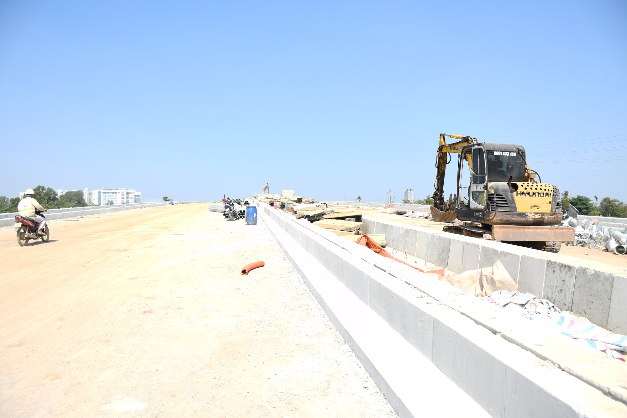 Hình ảnh tuyến đường trục trung tâm qua siêu phường ở Đồng Nai sắp thông xe - Ảnh 2