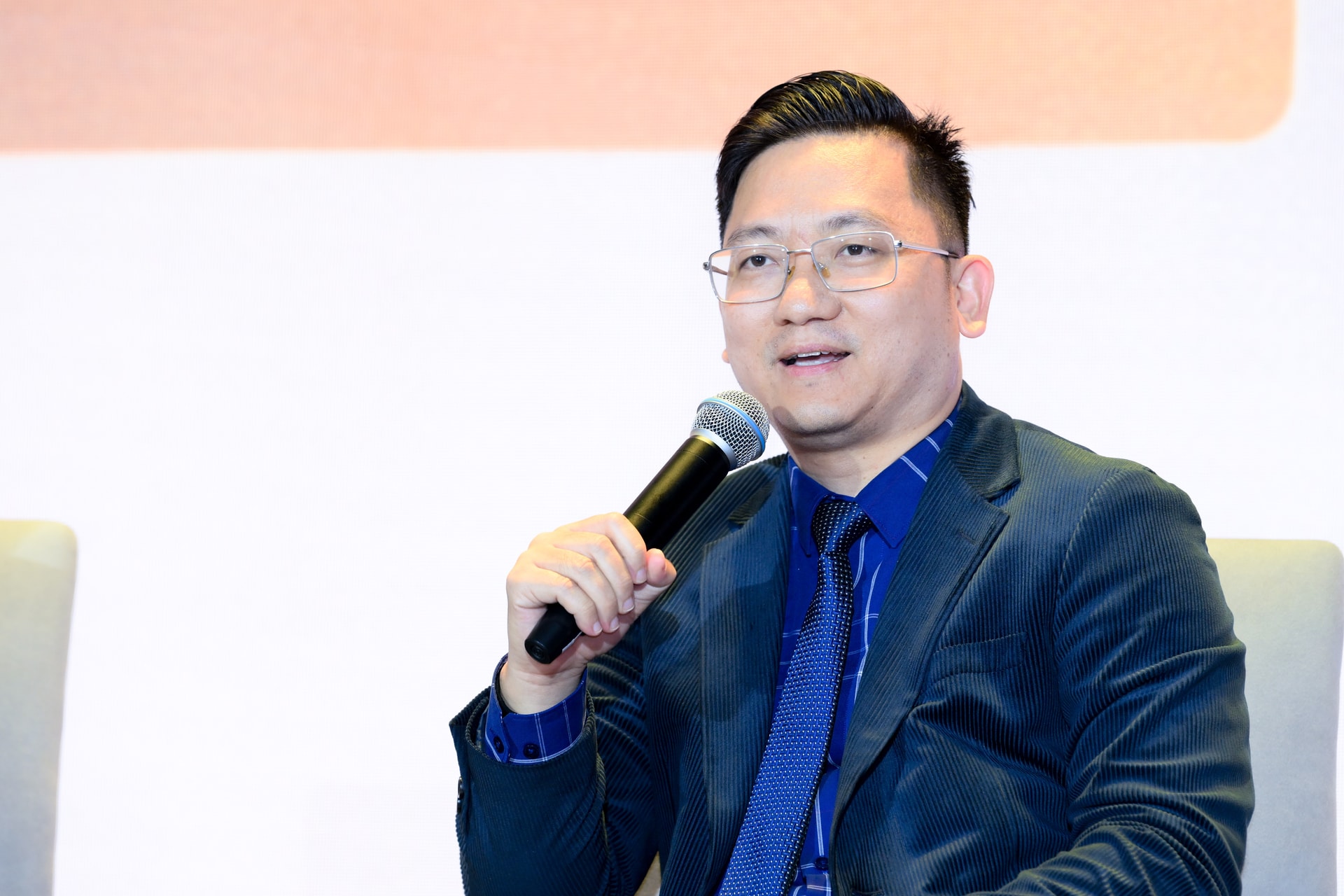 "Theo đánh giá thận trọng, lượng vàng trong dân hiện nay có thể lên tới khoảng 500 tấn" - Ảnh 1