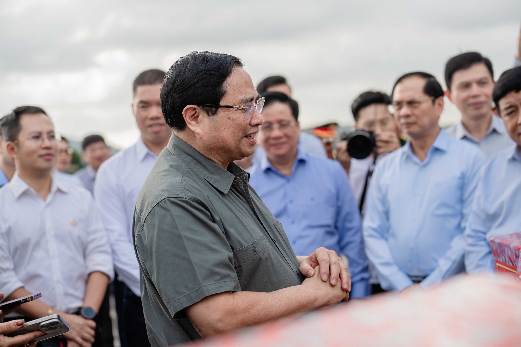 Thủ tướng đề nghị phát huy tinh thần "chỉ bàn làm, không bàn lùi" tại các dự án phục vụ APEC - Ảnh 7