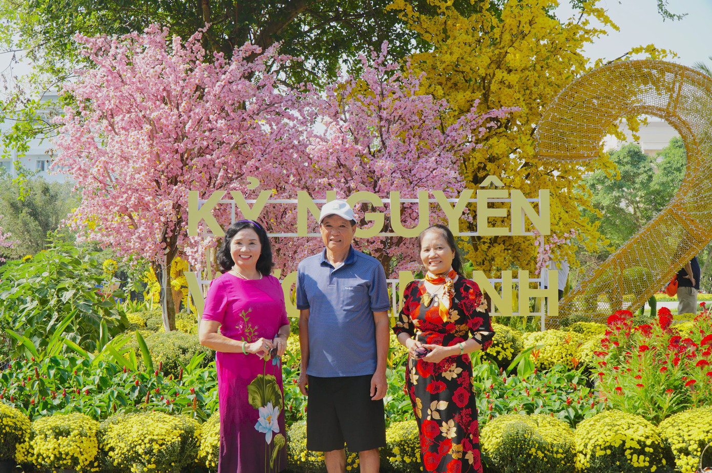 'Đất vàng' bỏ hoang giữa trung tâm TPHCM thành công viên đông vui dịp Tết - Ảnh 5