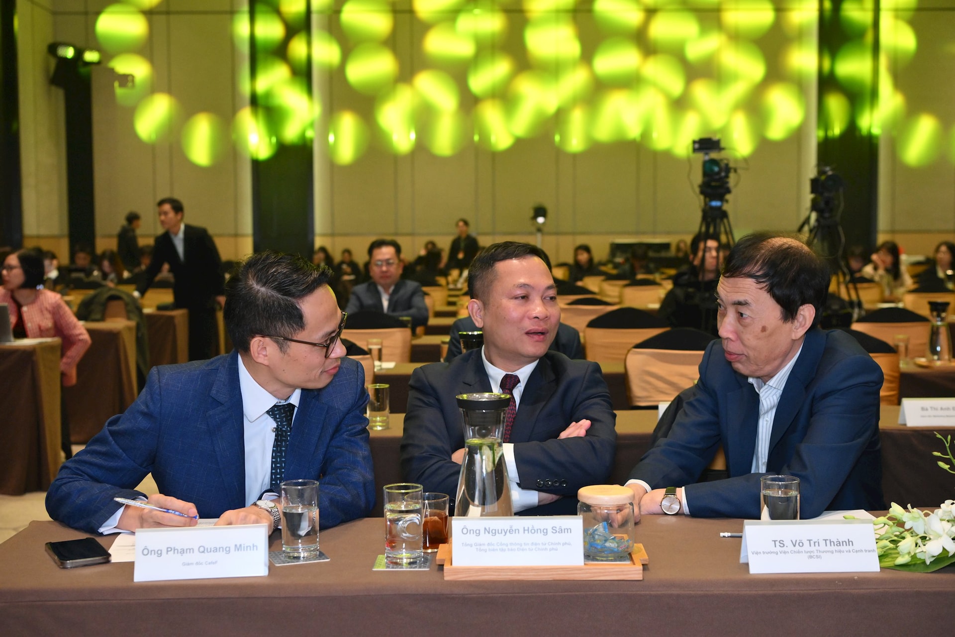 Dàn "khách VIP" tham dự Lễ vinh danh FChoice 2025 và "hiến kế" nắm bắt cơ hội đầu tư trong năm 2026 - Ảnh 6