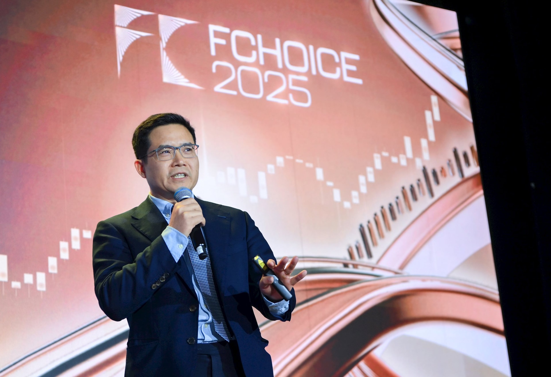 Chưa bao giờ chứng khoán Việt Nam làm được điều này - Ảnh 1