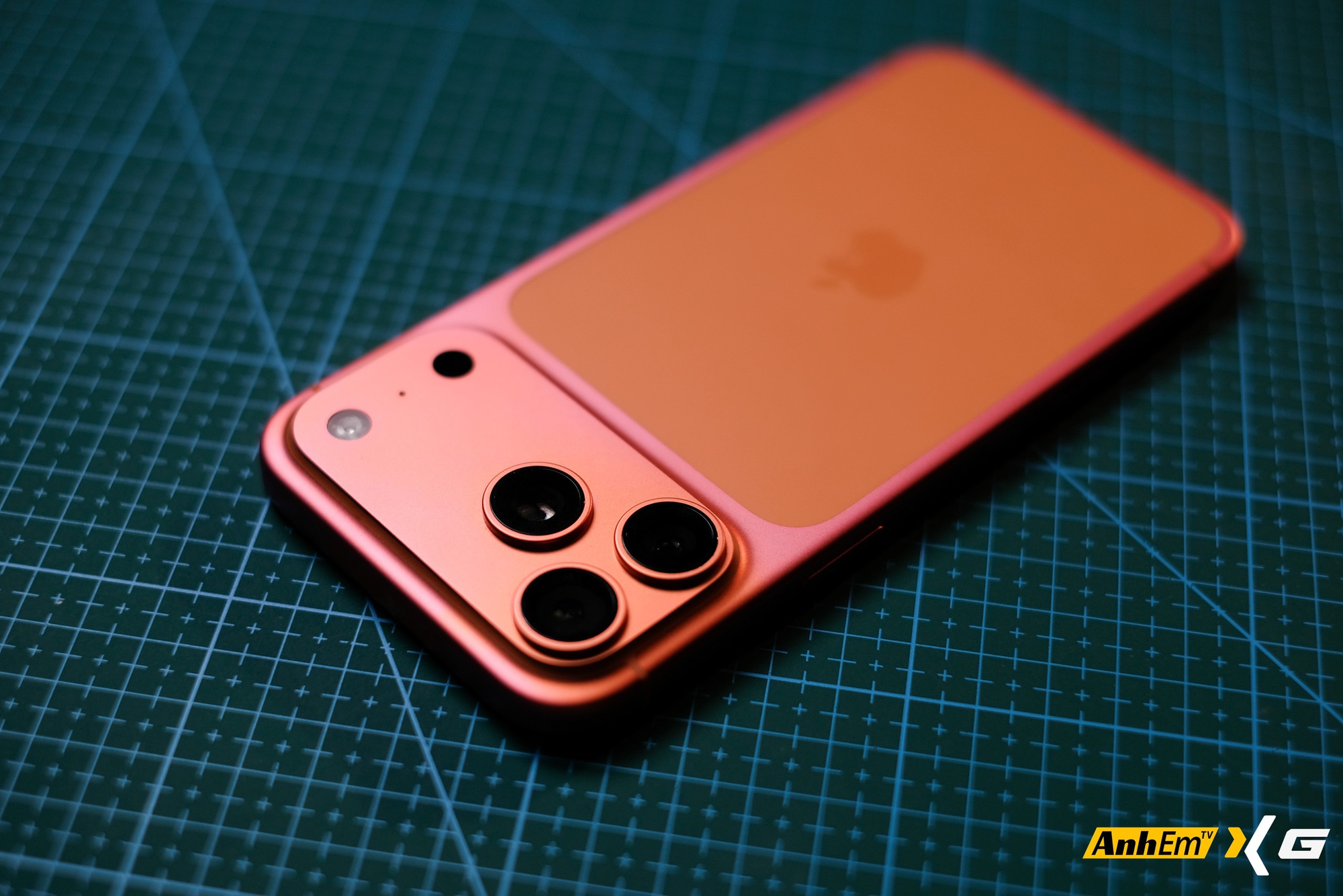 Tưởng chỉ là "đồn trên mạng", iPhone 17 Pro Max "đổi màu" từ Cam sang Hồng nay đã xuất hiện tại Việt Nam - Ảnh 6