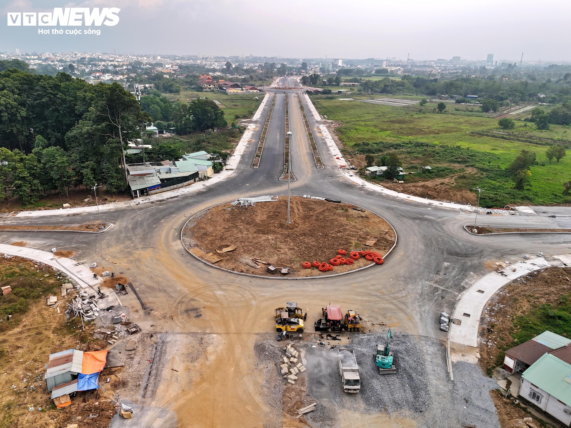 Tấp nập thi công dự án 1.500 tỷ đồng qua 'siêu phường' ở Đồng Nai - Ảnh 3