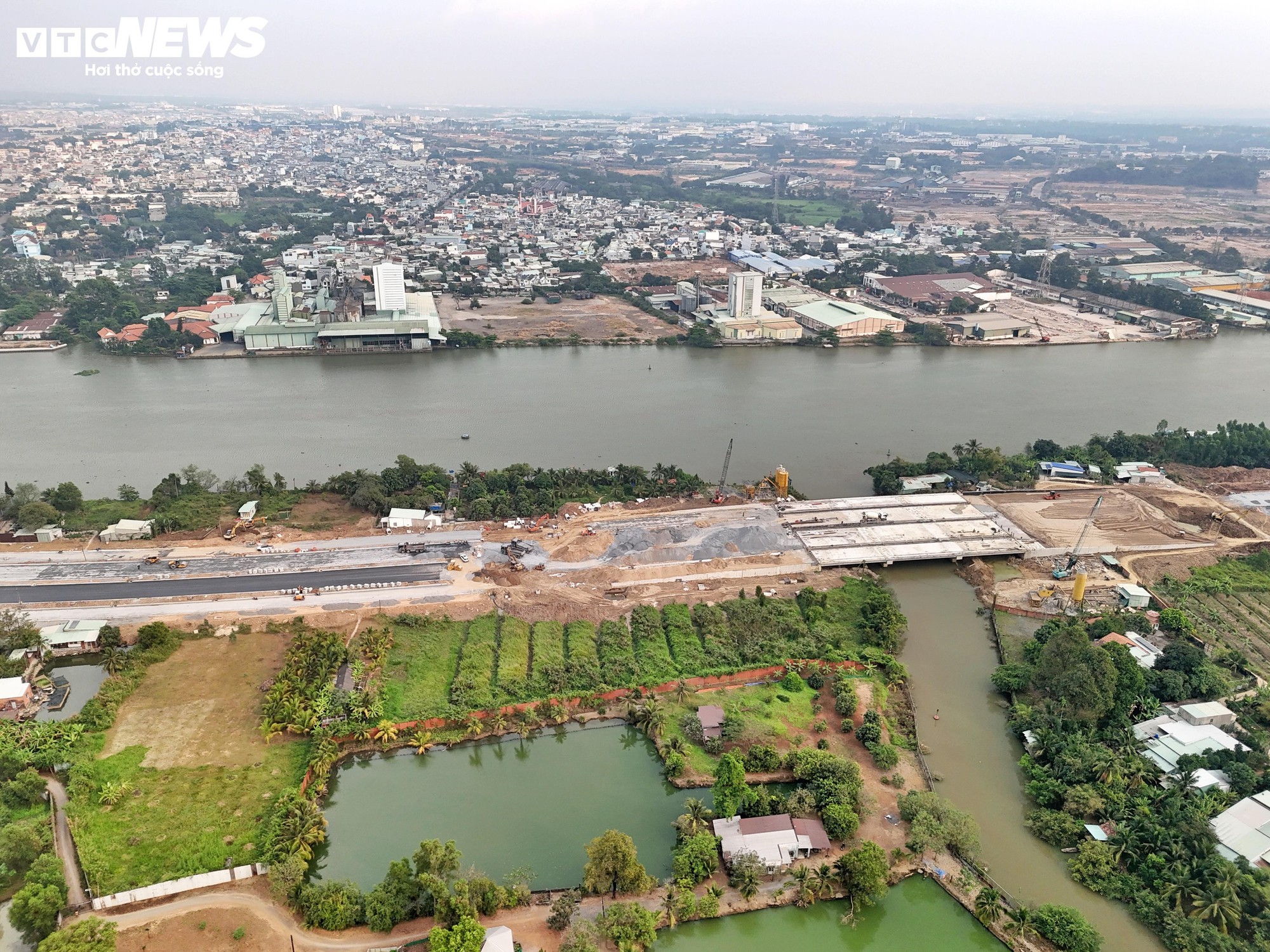 Tấp nập thi công dự án 1.500 tỷ đồng qua 'siêu phường' ở Đồng Nai - Ảnh 9