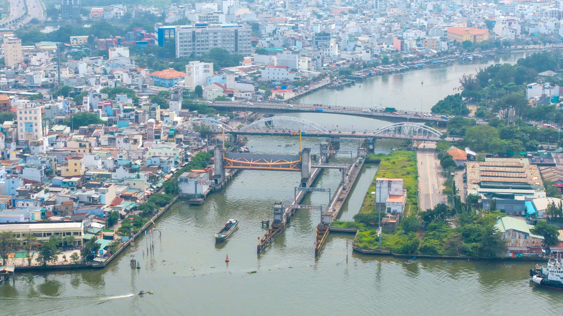 Sau chỉ đạo của Phó Thủ tướng, dự án chống ngập 10.000 tỉ đồng liệu có kịp "về đích" năm 2026? - Ảnh 1