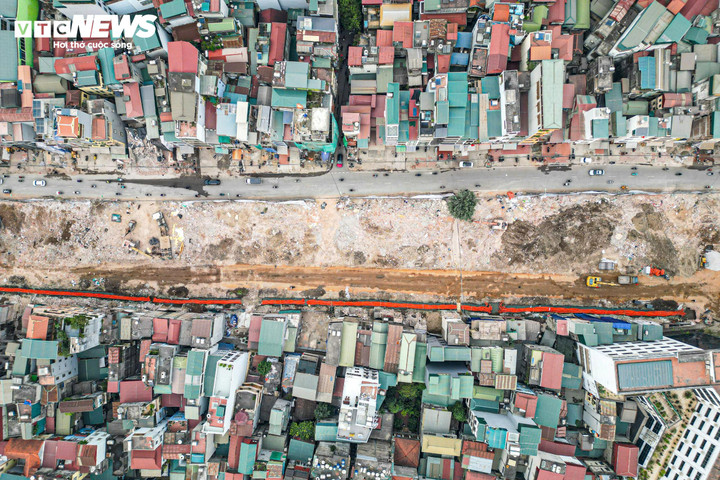 Thi công xuyên Tết, cắt gọt nhà mặt phố Đê La Thành để mở rộng đường Vành đai 1 - Ảnh 10