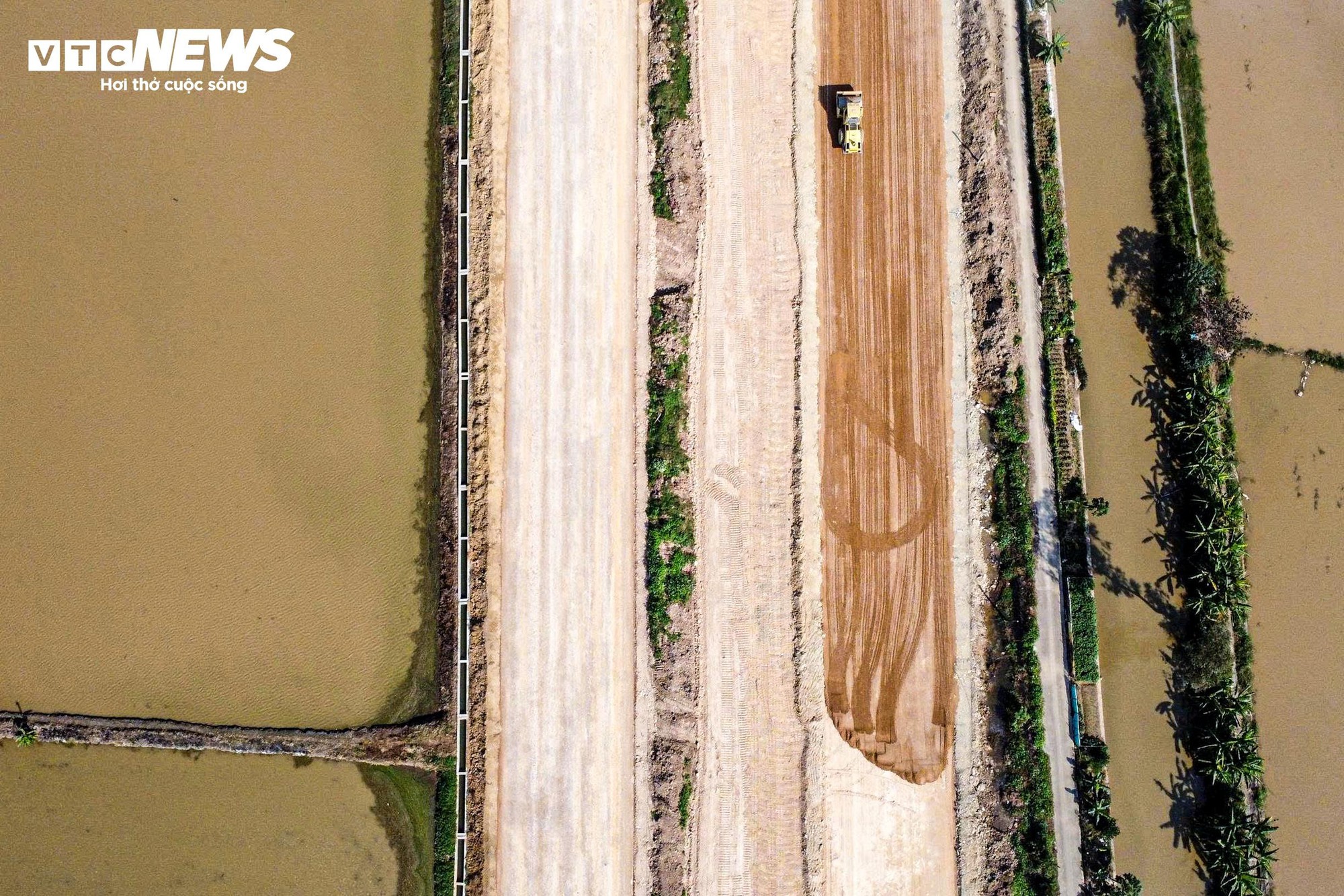 Đường trục phía Nam tăng tốc, chuẩn bị thông xe thêm 7km dịp Tết Nguyên đán - Ảnh 13