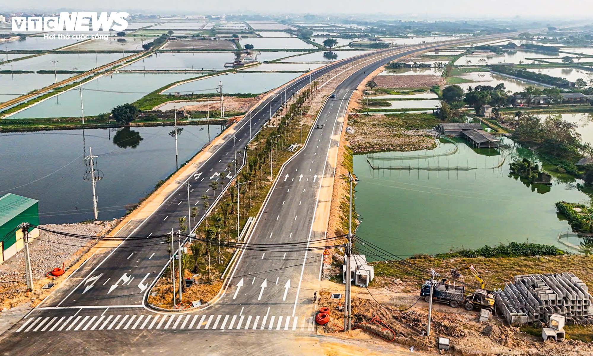 Đường trục phía Nam tăng tốc, chuẩn bị thông xe thêm 7km dịp Tết Nguyên đán - Ảnh 14