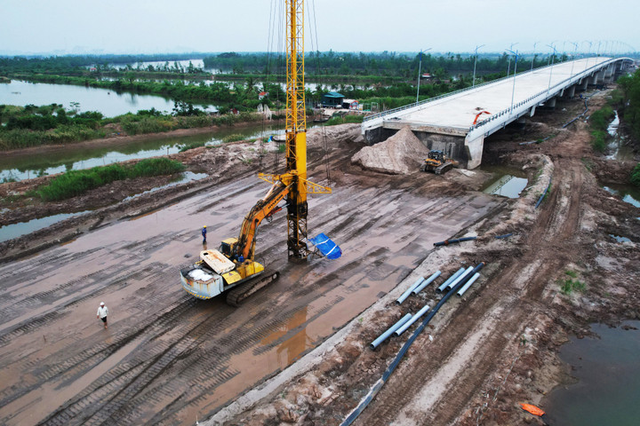 Toàn cảnh tuyến đường huyết mạch ven sông 6.400 tỷ đồng ở Quảng Ninh - Ảnh 10