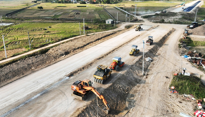 Toàn cảnh tuyến đường huyết mạch ven sông 6.400 tỷ đồng ở Quảng Ninh - Ảnh 11