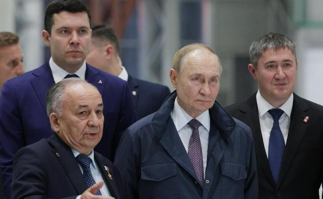 Các kỹ sư Rostec trình bày kết quả nghiên cứu động cơ PD-35 cho Tổng thống Nga - Ảnh 2