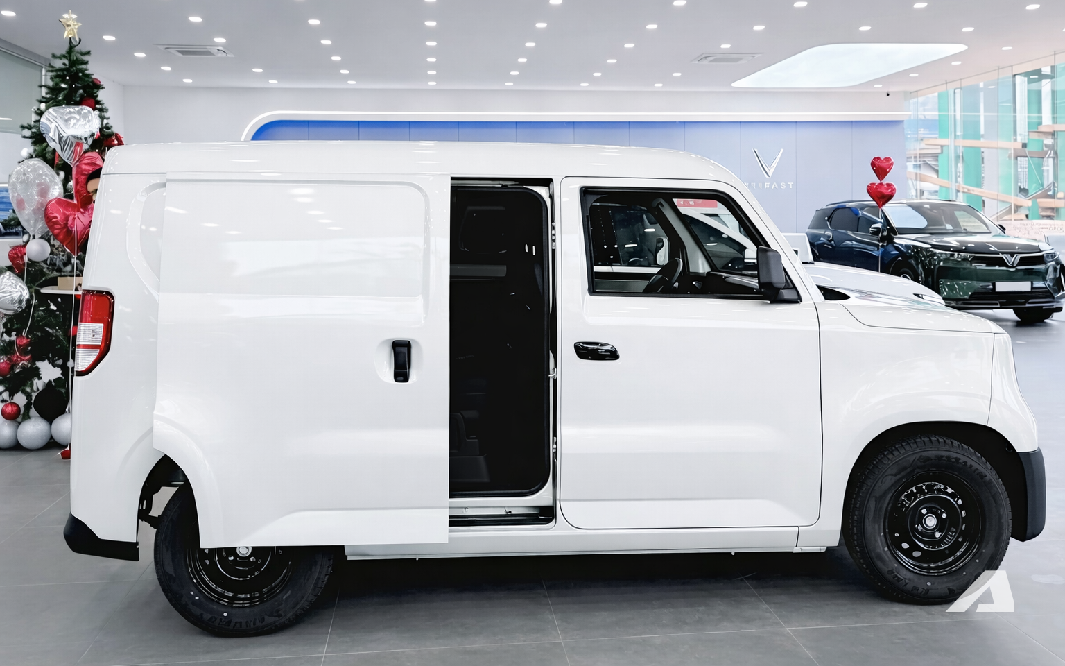 Đại lý nhận đặt VinFast EC Van bản mới: Giá dự kiến 325 triệu đồng, thêm cửa lùa như 'Su cóc’, dễ bán sau Tết - Ảnh 1