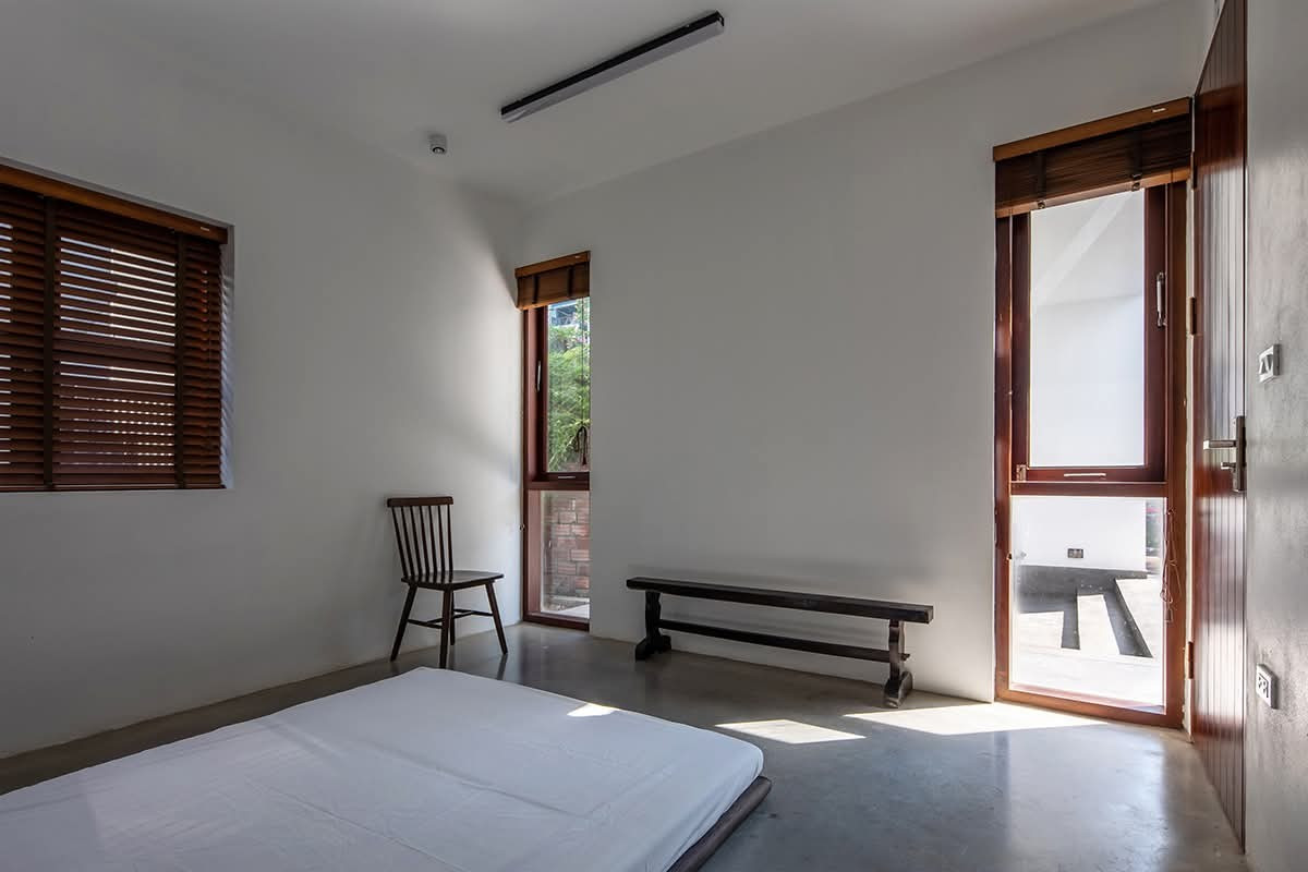 Ngôi nhà với chiếc cổng đặc biệt ở làng Ngọc Hồi - Ảnh 9