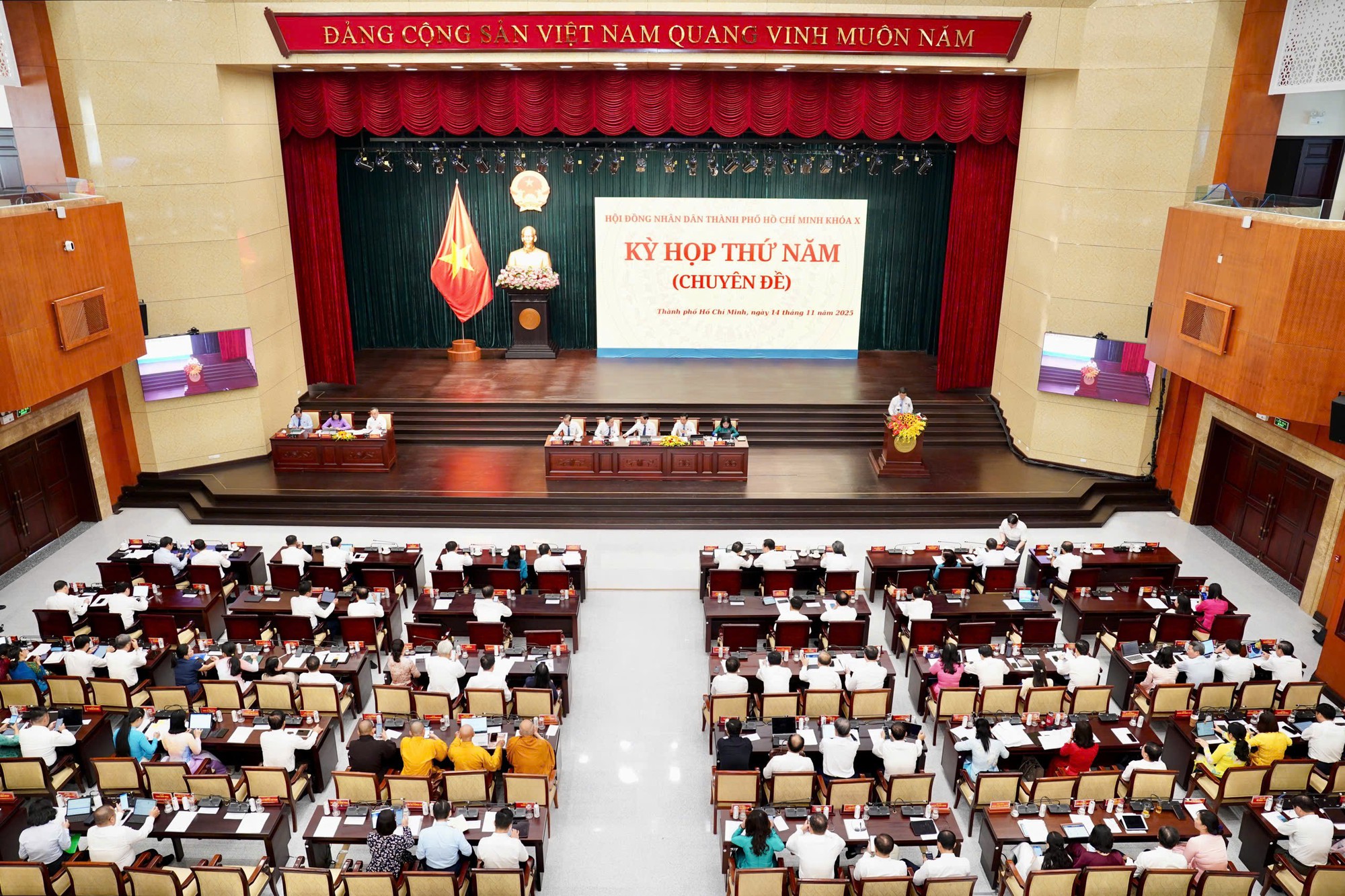 HĐND TPHCM tổ chức kỳ họp thứ tám, xem xét nhiều dự án quan trọng - Ảnh 1