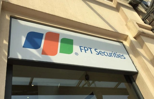 Chứng khoán FPT đặt mục tiêu lợi nhuận năm 2026 'đi lùi' - Ảnh 1