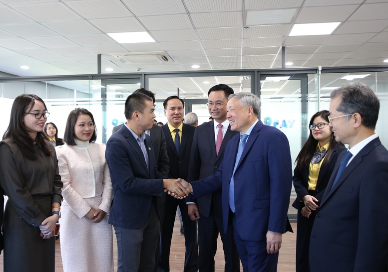 Phó Thủ tướng Thường trực Nguyễn Hòa Bình dự khai trương Trung tâm Tài chính Quốc tế Việt Nam tại Đà Nẵng - Ảnh 6