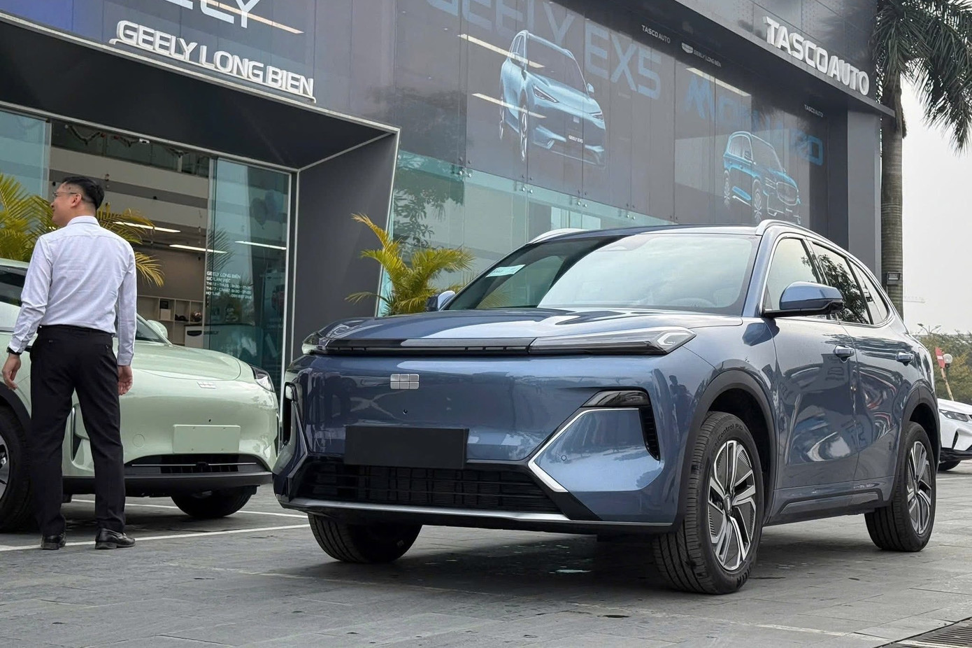 Hai mẫu xe điện hóa nhập ngoại vừa xuất hiện tại Việt Nam - Ảnh 2