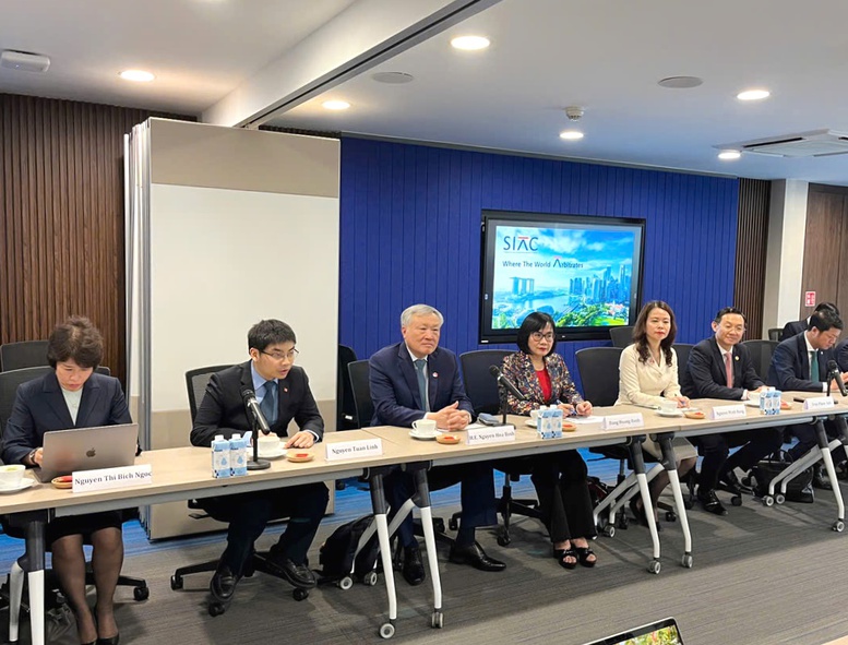 Phó Thủ tướng Nguyễn Hòa Bình làm việc với các cơ quan, doanh nghiệp, nhà đầu tư Singapore để thúc đẩy hợp tác trong lĩnh vực trung tâm tài chính - Ảnh 3