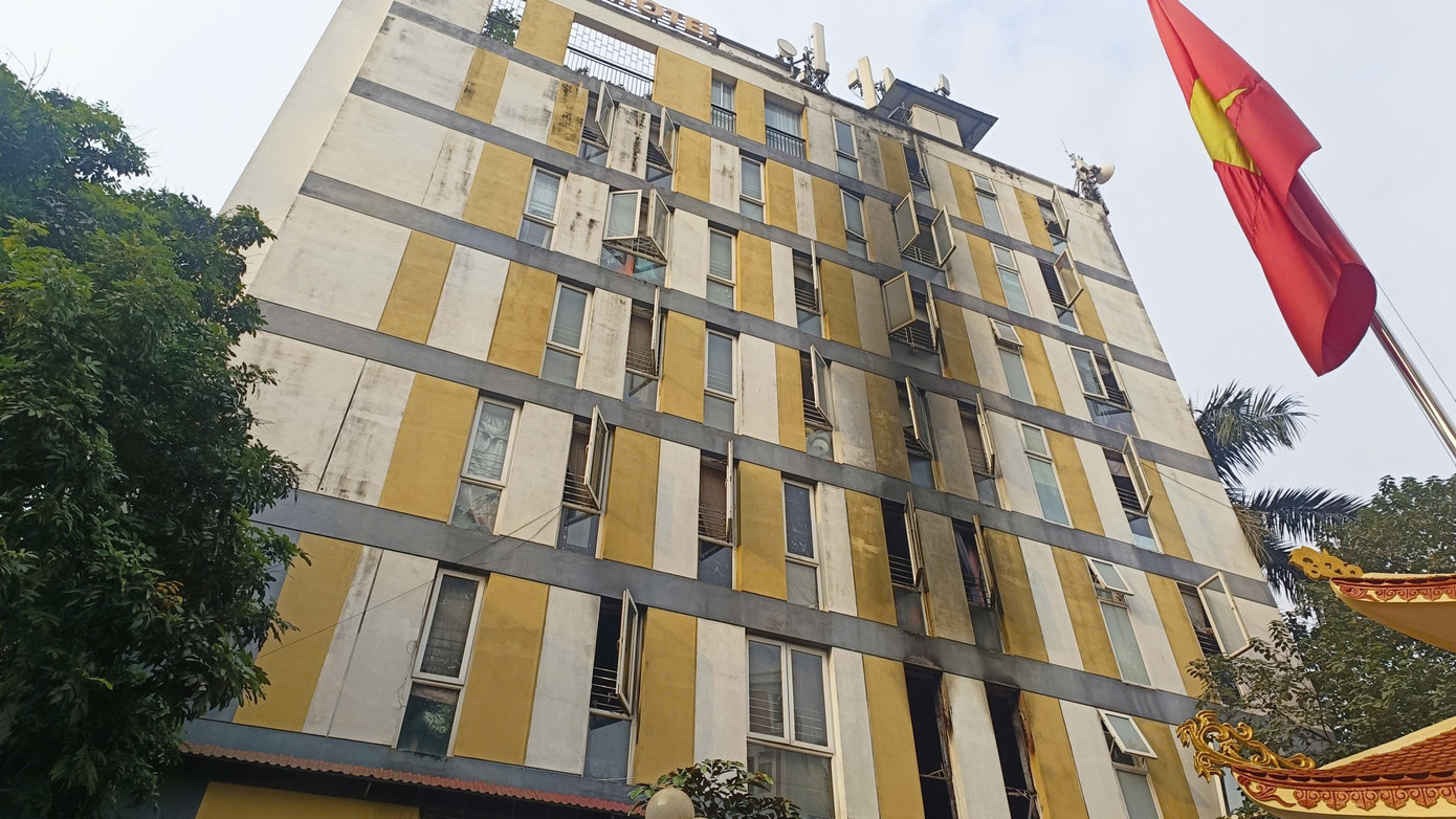 Hiện trường vụ cháy nhà trọ làm 7 người mắc kẹt - Ảnh 2