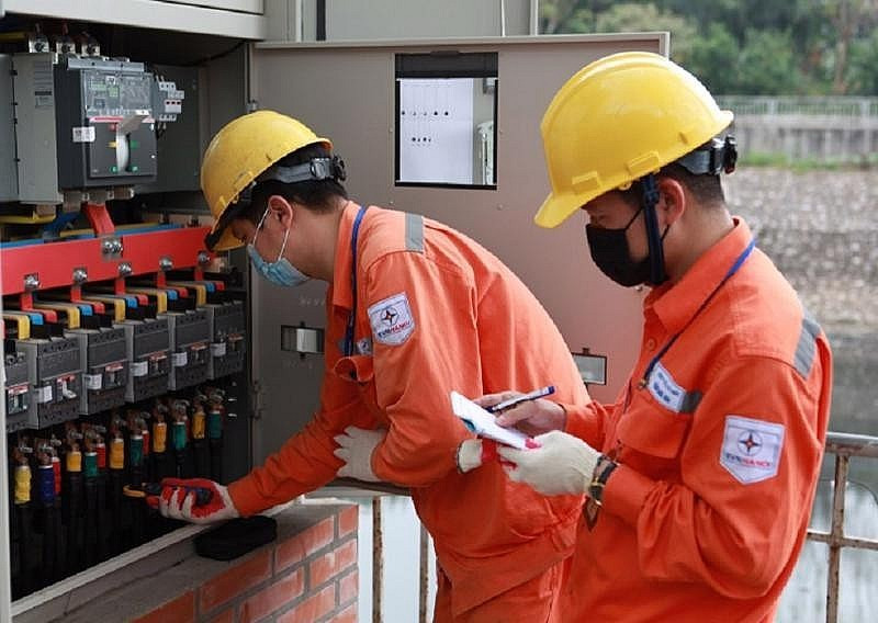 Chuyên gia nói gì về đề xuất đưa chi phí vận hành, bảo trì vào giá điện? - Ảnh 2