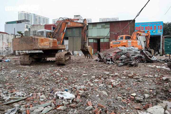 Hà Nội gấp rút giải phóng mặt bằng, đẩy nhanh thi công tuyến đường Tam Trinh - Ảnh 21