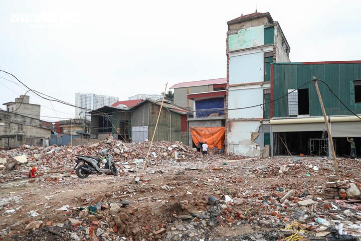 Hà Nội gấp rút giải phóng mặt bằng, đẩy nhanh thi công tuyến đường Tam Trinh - Ảnh 3