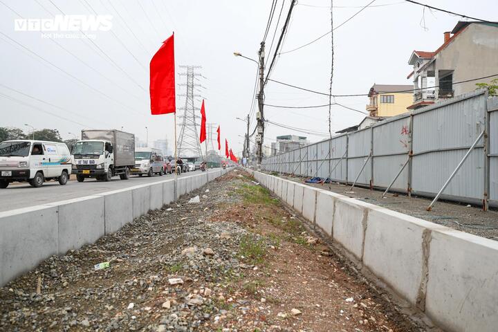 Hà Nội gấp rút giải phóng mặt bằng, đẩy nhanh thi công tuyến đường Tam Trinh - Ảnh 19