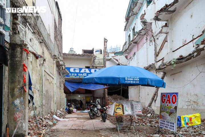 Hà Nội gấp rút giải phóng mặt bằng, đẩy nhanh thi công tuyến đường Tam Trinh - Ảnh 18