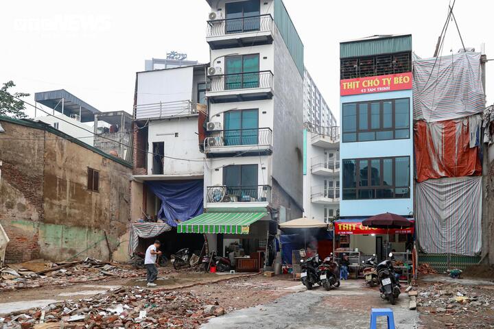 Hà Nội gấp rút giải phóng mặt bằng, đẩy nhanh thi công tuyến đường Tam Trinh - Ảnh 17