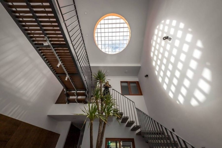 Những mẫu giếng trời độc đáo cho nhà phố - Ảnh 4