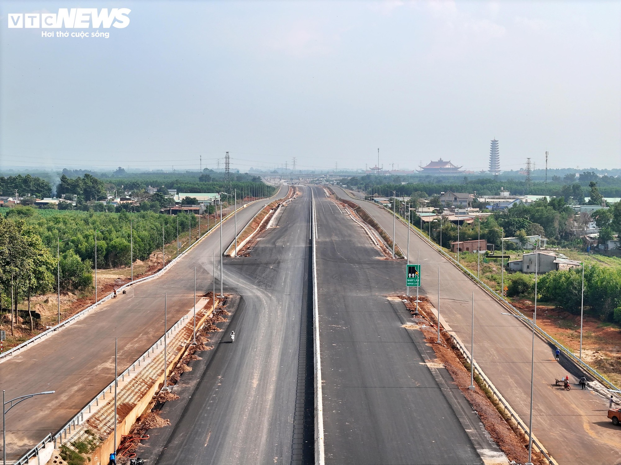 Hai siêu nút giao nối cao tốc với sân bay Long Thành tăng tốc về đích - Ảnh 7