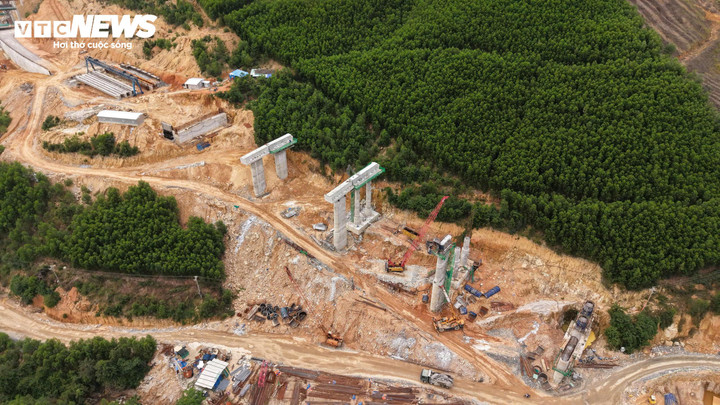 Trên công trường đường hầm dài nhất cao tốc Khánh Hòa – Buôn Ma Thuột - Ảnh 10