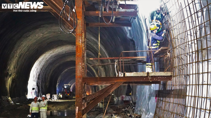 Chính thức thông toàn bộ hầm chui đèo Phượng Hoàng - Ảnh 2