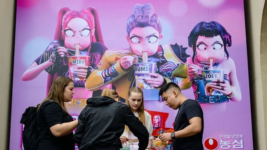 Mì cay vị phô mai đang giúp xuất khẩu thực phẩm của Hàn Quốc đạt mức cao kỷ lục - Ảnh 1