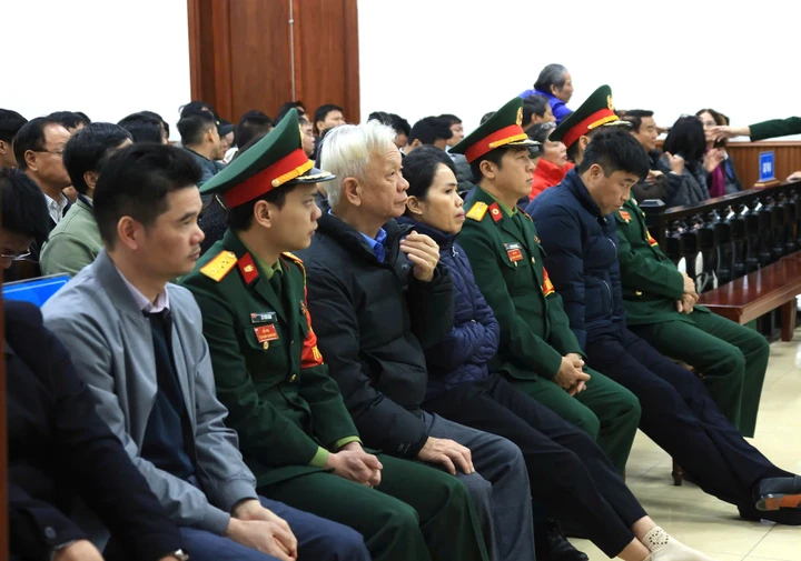 Cựu Chủ tịch Khánh Hoà Lê Đức Vinh vắng mặt trong vụ án sân bay Nha Trang - Ảnh 1