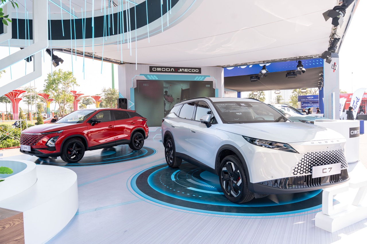 Omoda C7 chính thức nhận cọc tại Việt Nam: Giá dự kiến từ 839 triệu đồng, quyết đấu Mazda CX-5 bằng cấu hình PHEV và bảo hành 1 triệu km - Ảnh 8