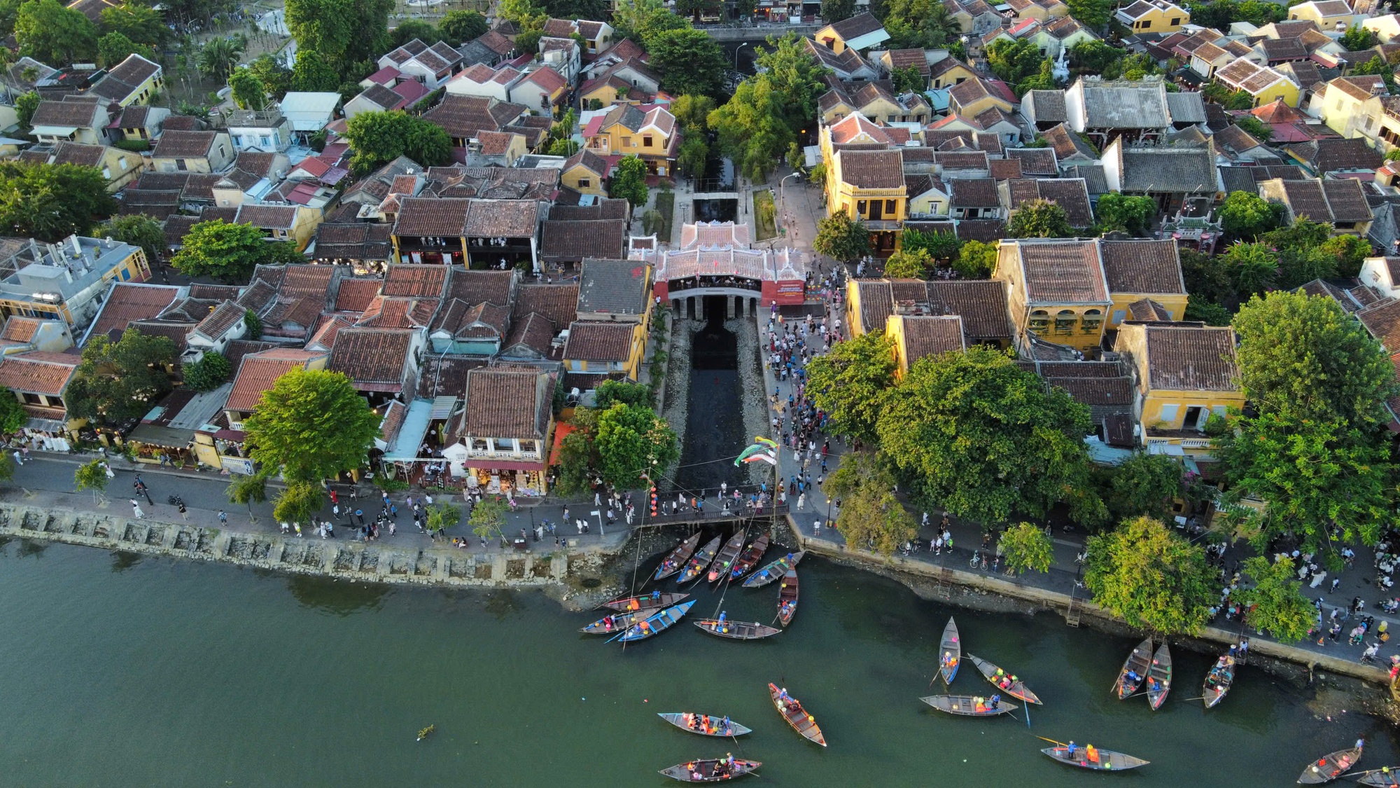 Du lịch Việt Nam: Cột mốc 20 triệu khách quốc tế và tầm vóc quốc gia - Ảnh 2