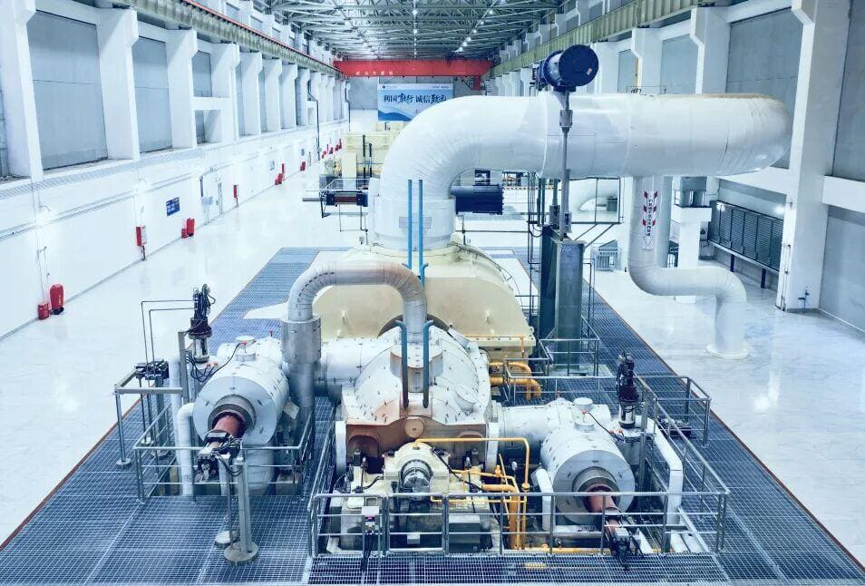 Công trình chưa từng có của Trung Quốc làm rung chuyển ngành năng lượng: nhà máy lưu trữ điện cung cấp đủ cho 600.000 hộ gia đình, cắt giảm 520.000 tấn khí CO2/năm - Ảnh 2