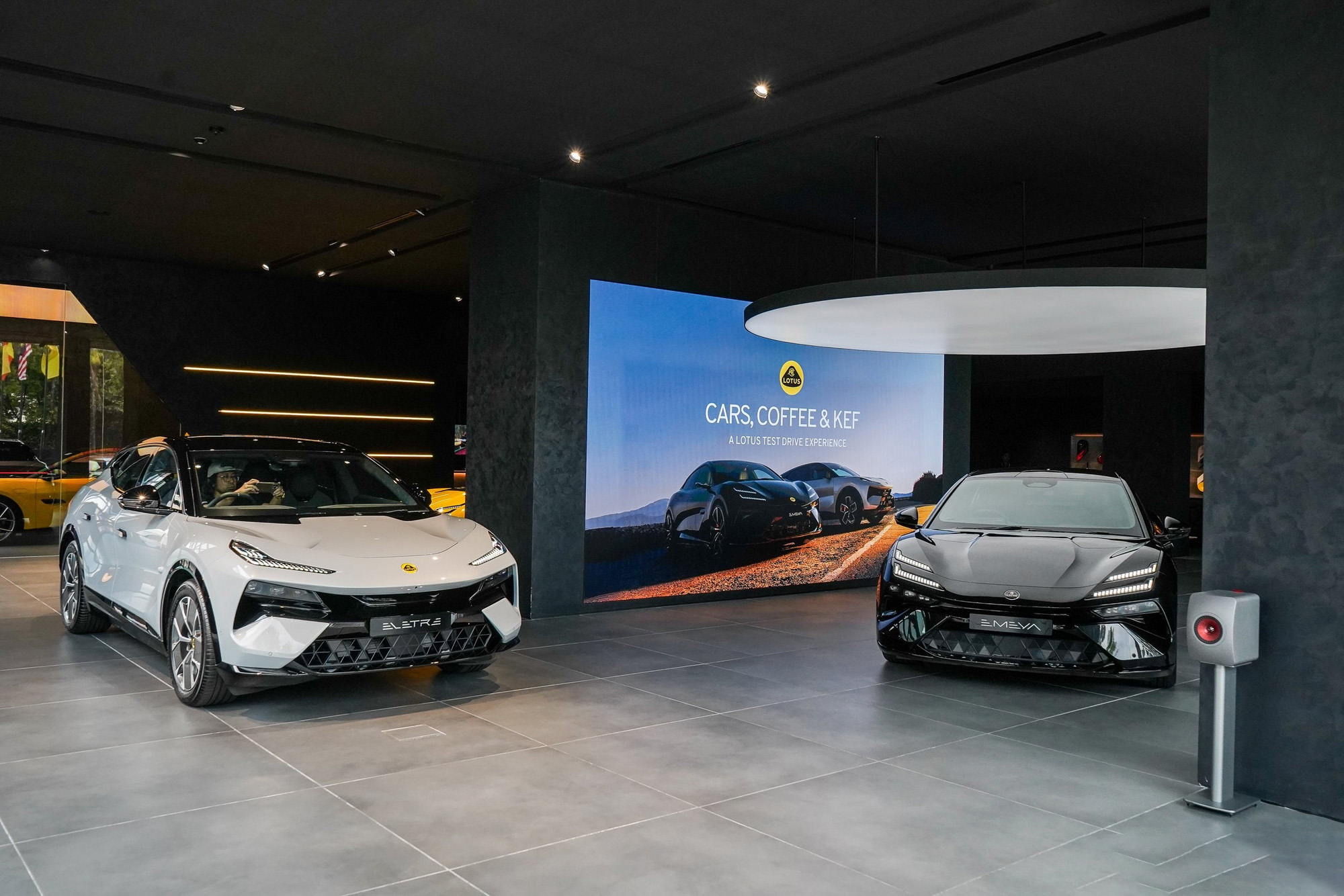 Lotus chốt ra mắt Việt Nam đầu năm nay: 3 mẫu dễ về nằm ở 3 phân khúc có thể cạnh tranh cả Porsche - Ảnh 1