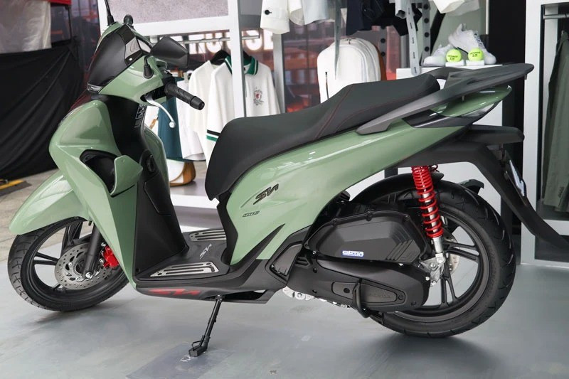 "Vua xe ga" Honda SH 160i 2026 bản cao cấp nhất về Việt Nam: Giá hơn 104 triệu, có một nâng cấp siêu "đáng tiền" - Ảnh 1
