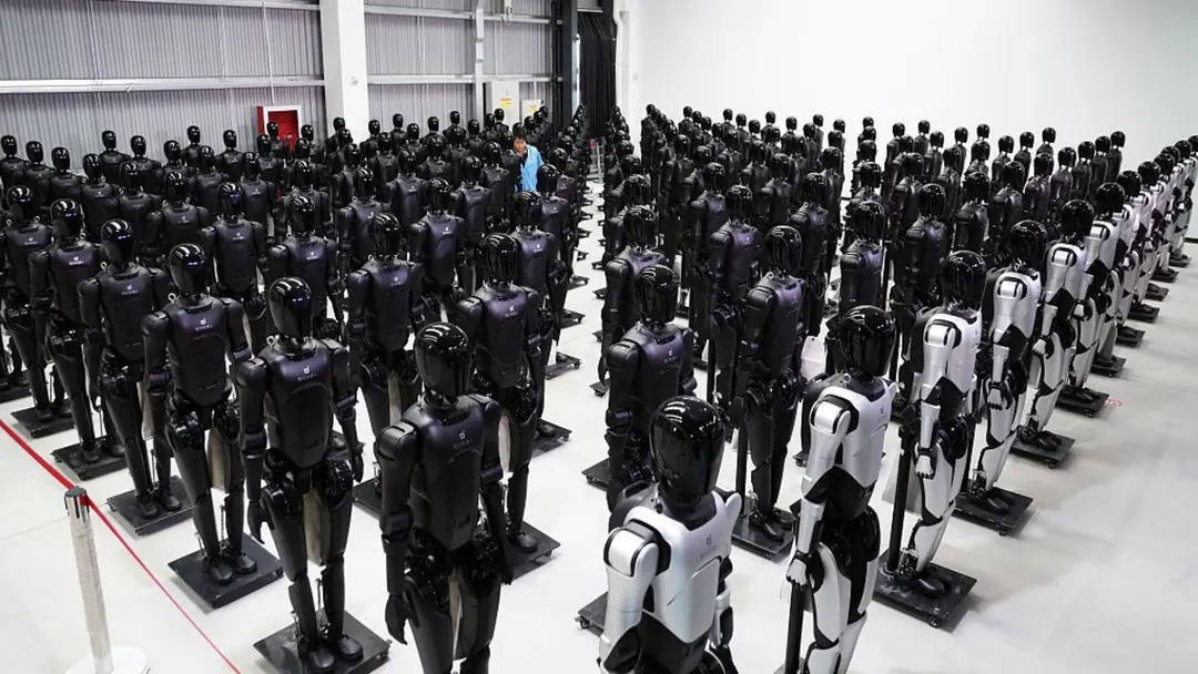 Đội quân tự động hóa: Công ty Trung Quốc ra mắt thị trường Mỹ với 3 robot hình người và 1 robot chó - Ảnh 1