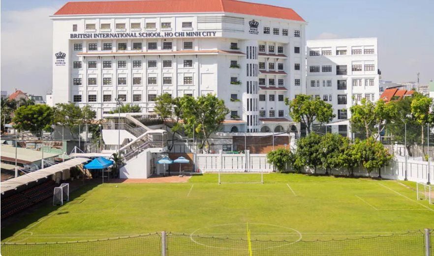 Nữ đại gia kín tiếng đứng phía sau trường quốc tế liên cấp với học phí gần 1 tỷ đồng/năm tại Việt Nam - Ảnh 2