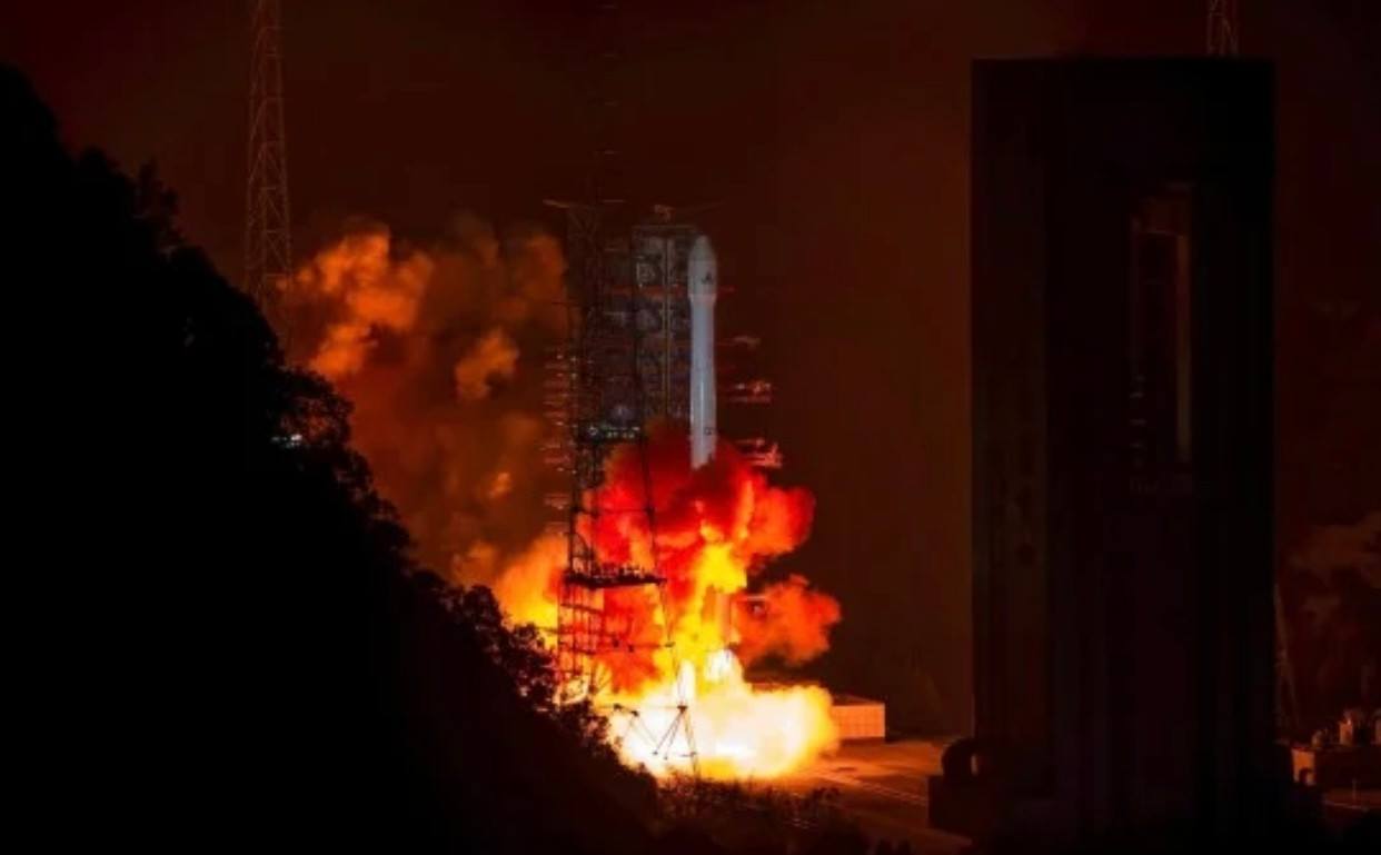 Trung Quốc gặp cú sốc chưa từng có với ‘Thứ Bảy đen tối’ - Ảnh 1